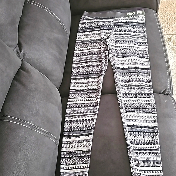 Nike Dri-Fit Leggings - Picture 3 of 7
